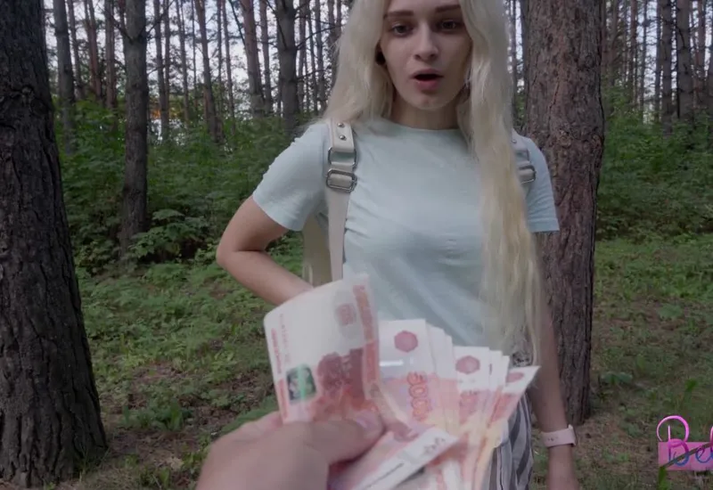 Dùng tiền gạ xoạc em người yêu hám tiền ngay trong rừng vắng vẻ