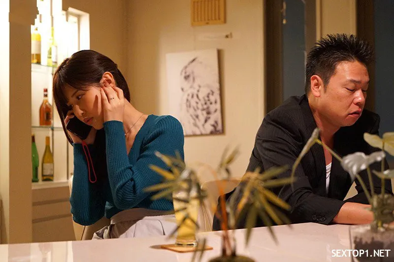 ông chồng yếu, người vợ tìm đến người yêu củ